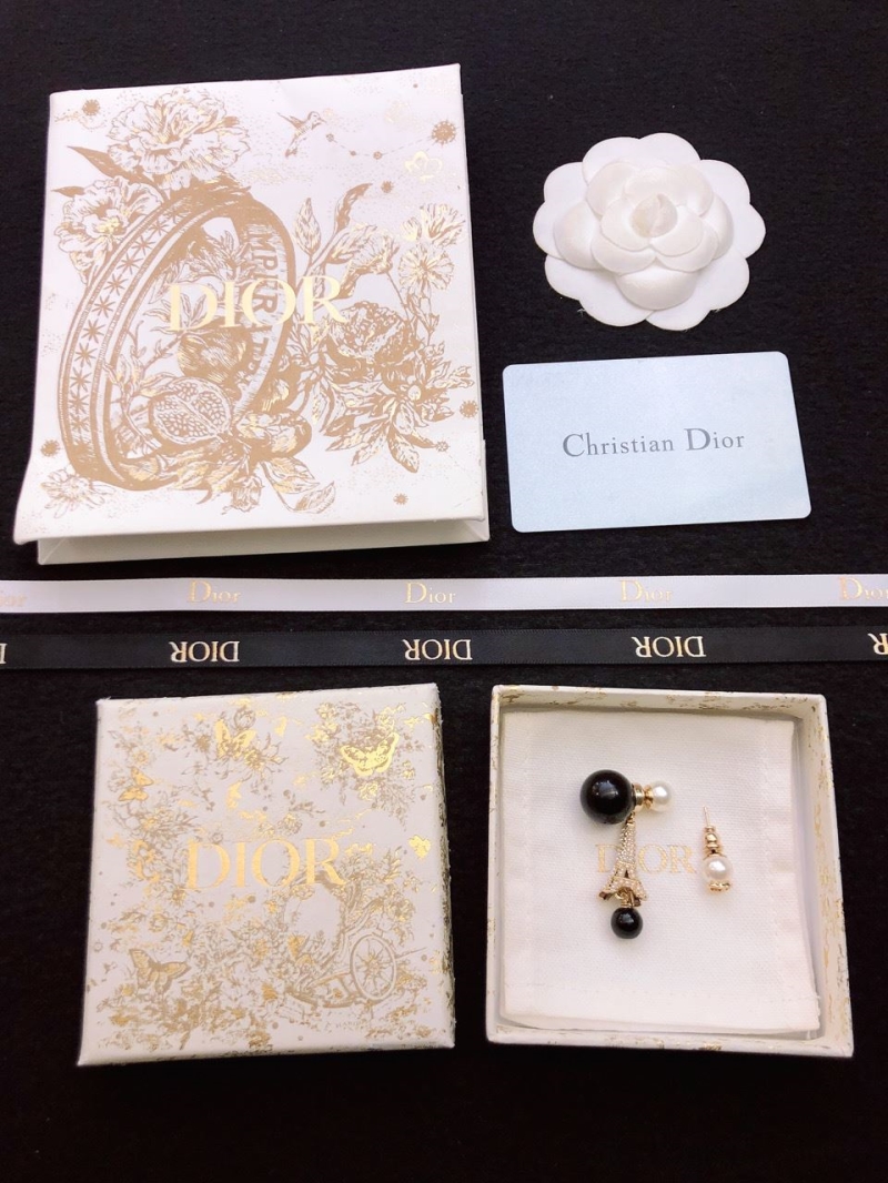 Christian Dior Necklaces